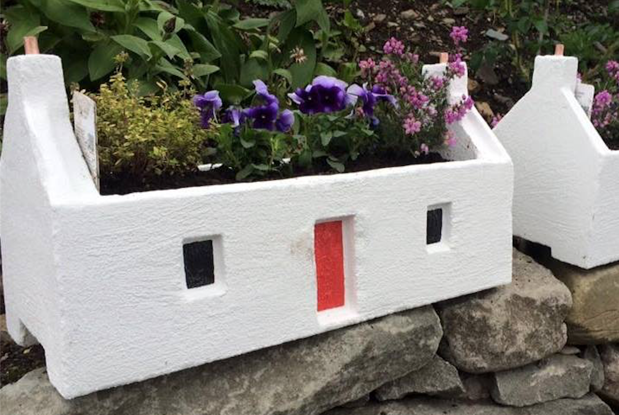 The planter at issue