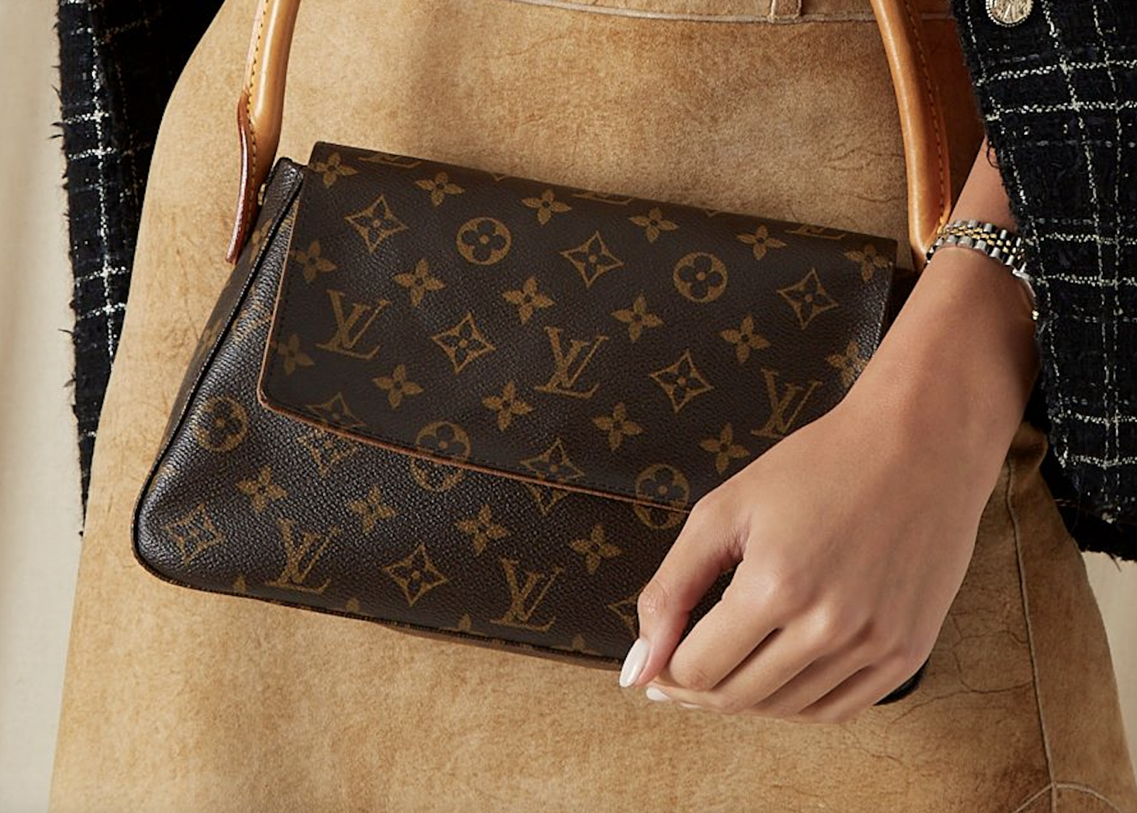 A Louis Vuitton handbag